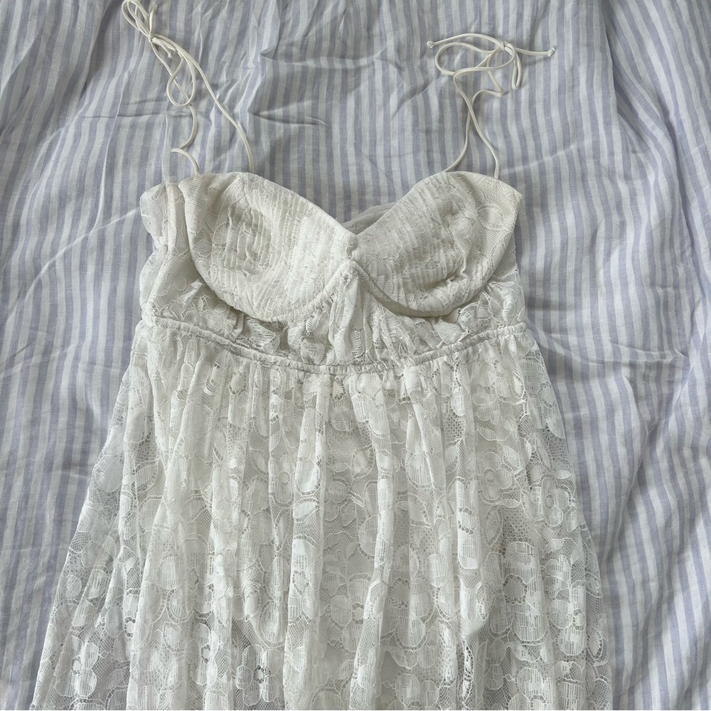 Elegant White Lace Dress